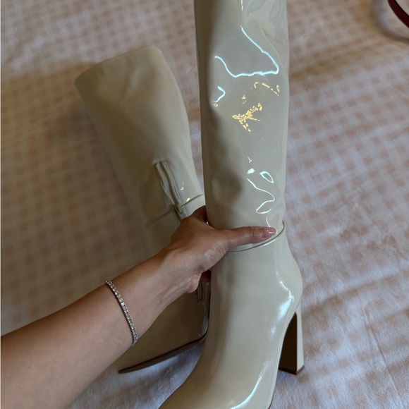 boots - Picture 2 of 3